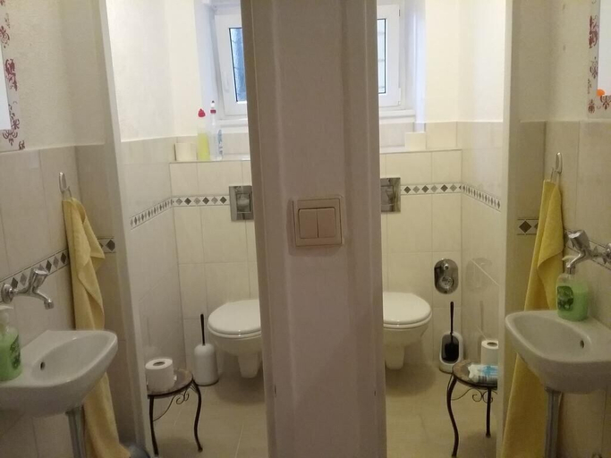 Bathroom 5, Sultanias Melanchthon, Nürnberg