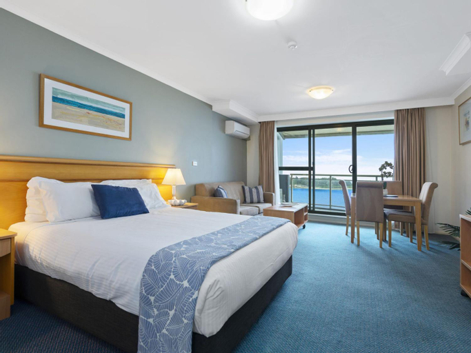 The Entrance Waterfront Resort Unit 510, Wyong - South and West