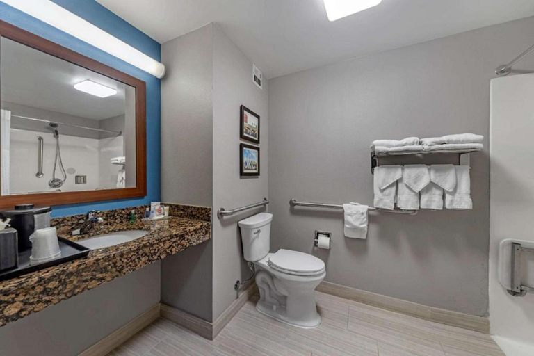 Bathroom 5, Garner Hotel OKLAHOMA CITY - QUAIL SPRINGS, Oklahoma
