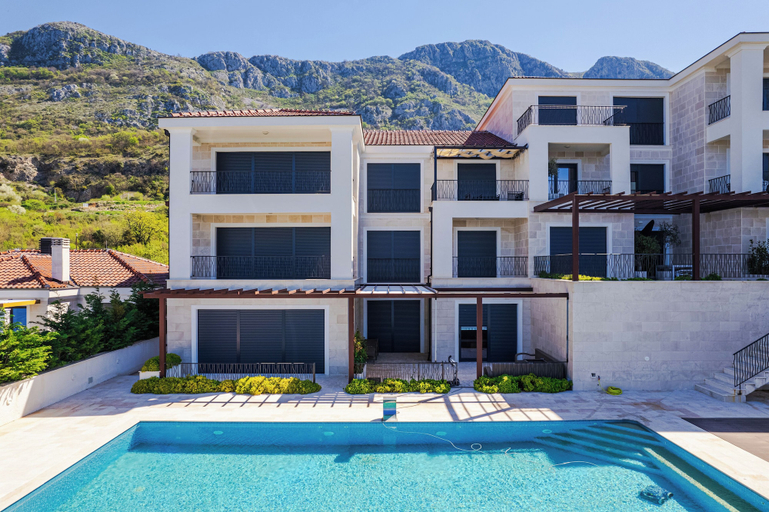 Exterior & Views, Monte Living by In Property