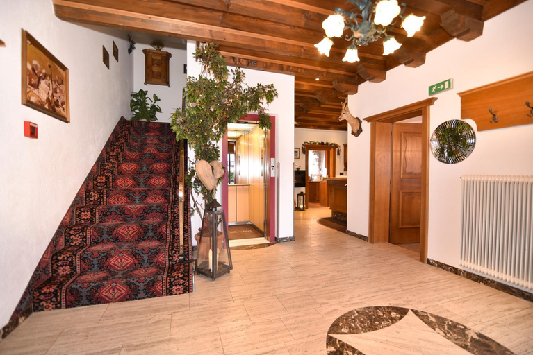 Public Area 2, Hotel Garni Helvetia, Landeck