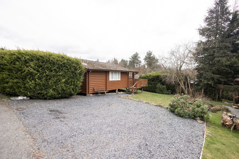 Exterior & Views, Rural 3 Bed Log Cabin Getaway, Gwynedd