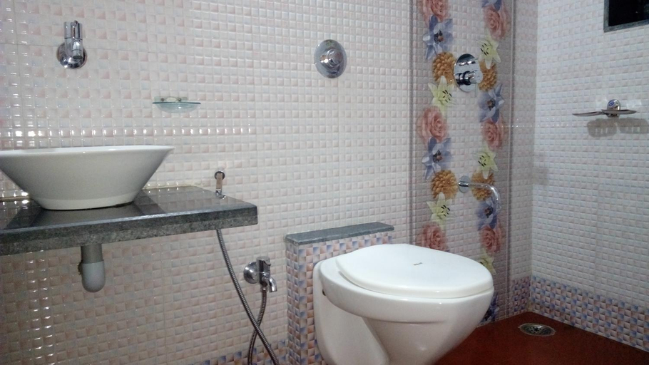 Bathroom 3, Bluebell Residency, Satara