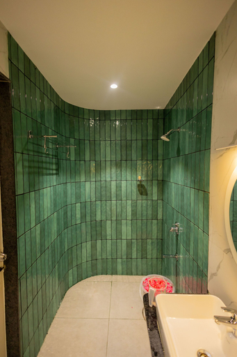 Bathroom 5, HOTEL VARDHA INN, Namakkal