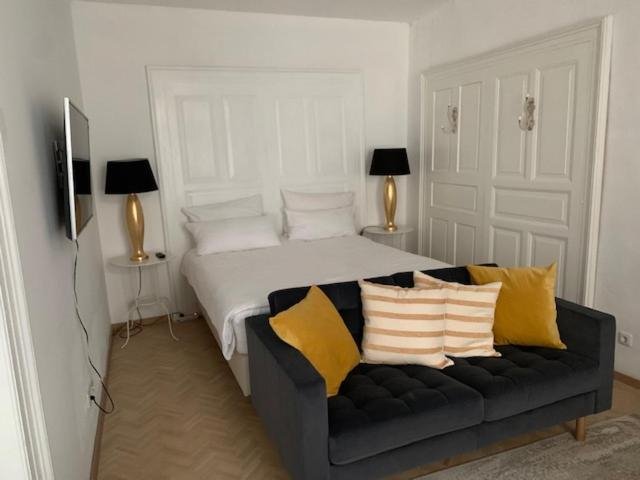 Bedroom 2, Hotel Goldenes Kreuz, Regensburg