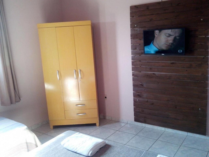Bedroom 2, 50 Hotel, Extrema
