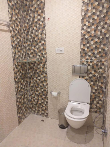 Bathroom 3, zoz 3p, Anantnag