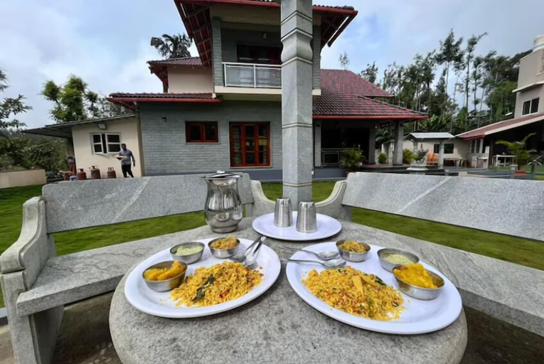 Food & Drinks, Thrilok Vihar, Chikmagalur