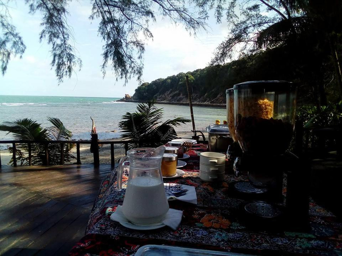 Food & Drinks
