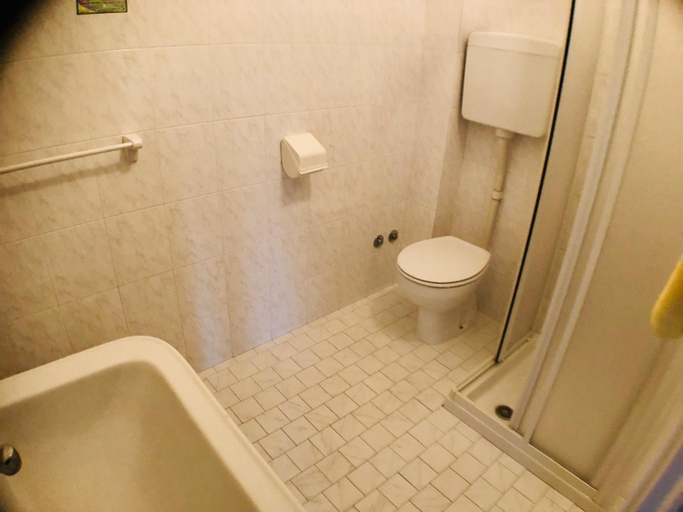Bathroom 4, Hotel Niagara, Rimini