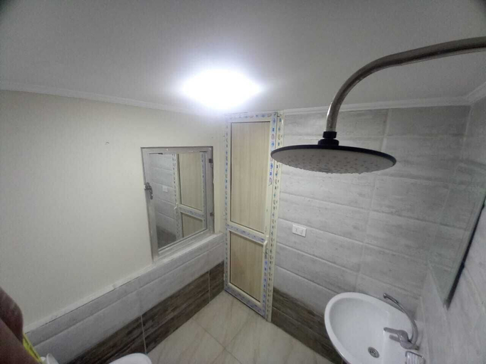 Bathroom 2, Cairo Moon light, 'Abdin