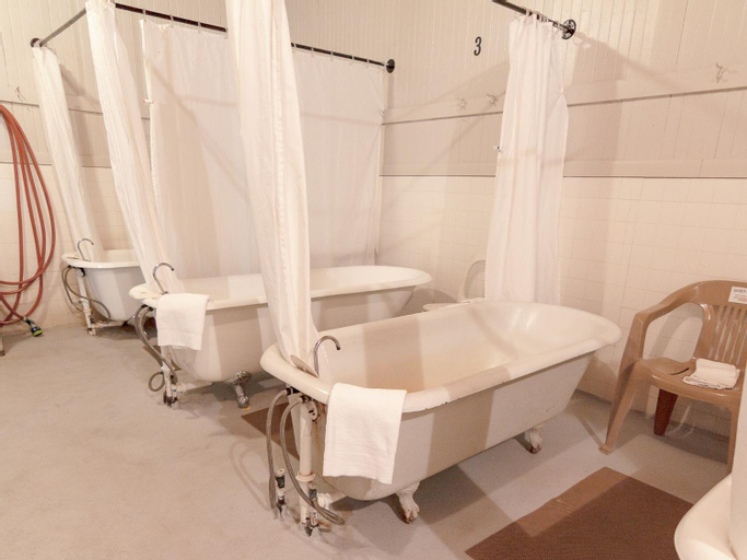 Bedroom 5, Carson Hot Springs Resort, Skamania