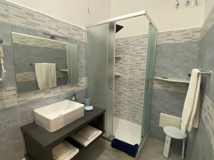 Others 4, Titi Rooms, La Spezia