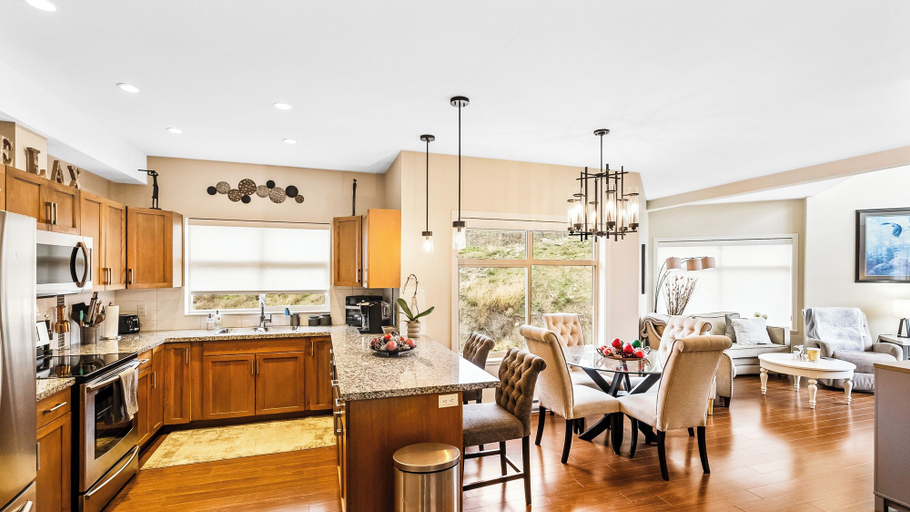 Others 5, Top Floor Lake View Condo at Copper Sky, Central Okanagan