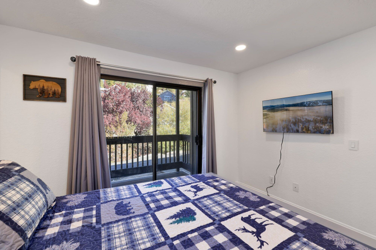 Bedroom 3, Blue JAY Getaway #2082, San Bernardino