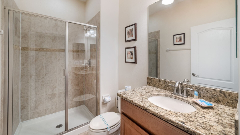 Bathroom 4, 8968 Majesty Palm Road, Osceola