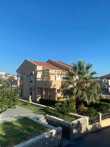 Others 5, Ceka Apartments