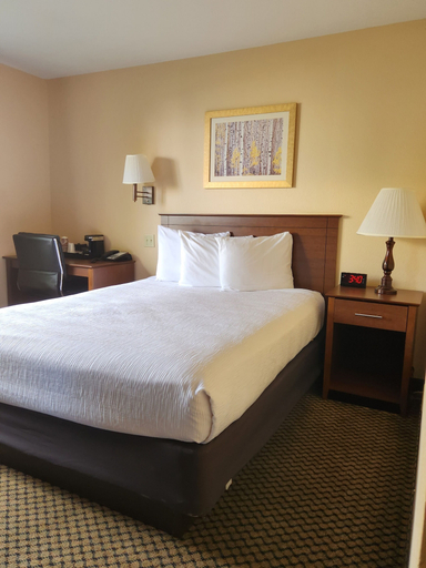 Bedroom 4, Luxury Inn And Suites, Summit