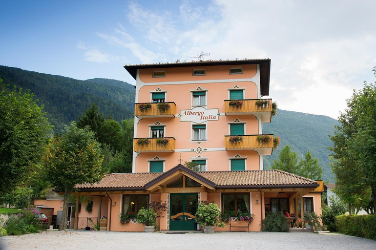 Others 4, Albergo Italia, Trento