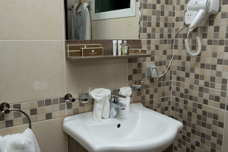 Bathroom 5, Verta Hotel Qouraish, Jeddah