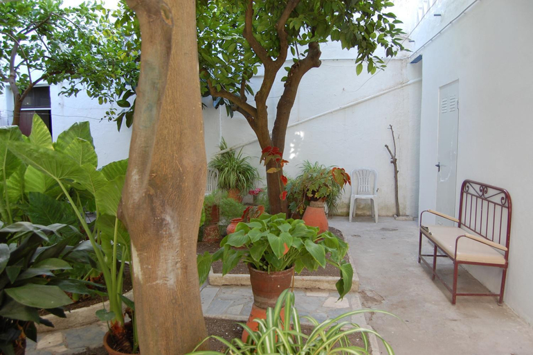 Others 4, Hospedaria Santa Maria, Beja