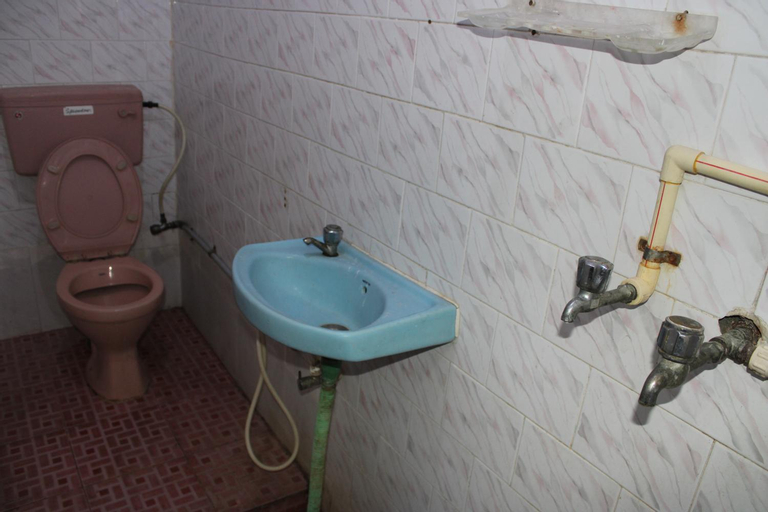Bathroom 11
