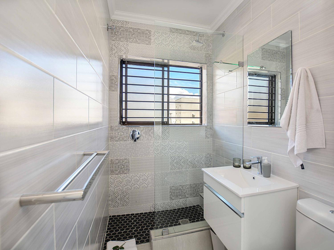 Bathroom 2, Sea Breeze Apartments, City of Cape Town