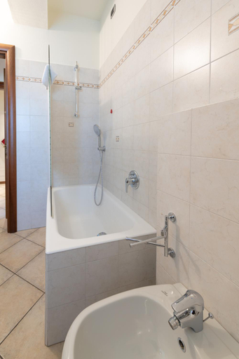 Bathroom 3, Villa dei Venti, Bergamo