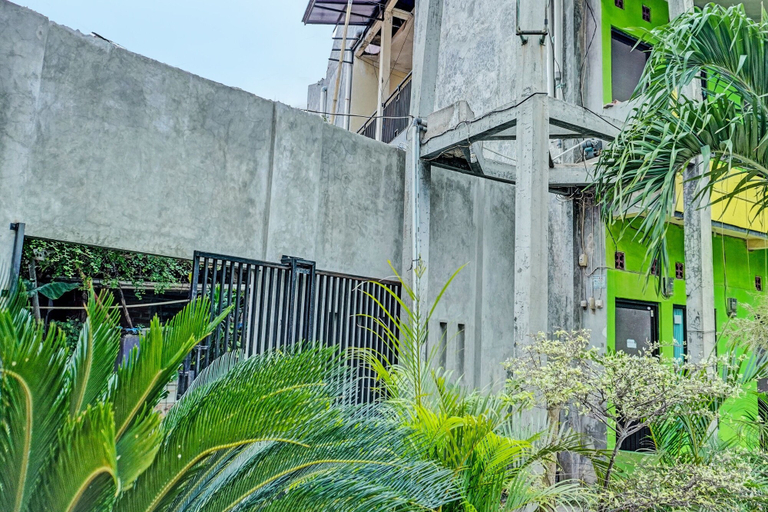 Exterior & Views 2, Hotel O Sweet Candy 1 Syariah, Karawang