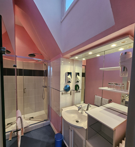 Bathroom 5, Hôtel le Rohan, Morbihan
