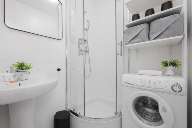 Bathroom 3, Miodowa Apartment in Warsaw by Renters, Warsaw