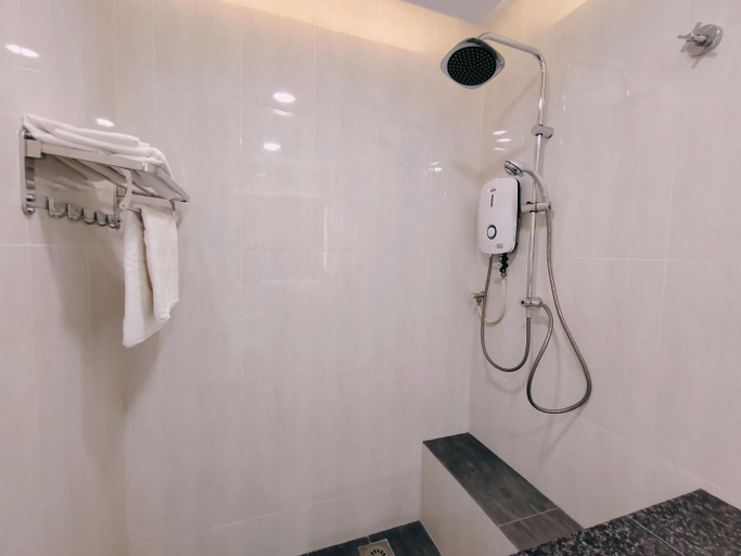 Bathroom 3, C Boutique Townhouse Station 18 Ipoh By irainbow, Kinta