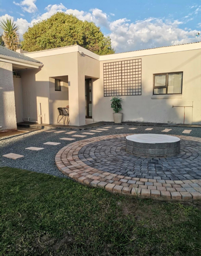 Emerald Boutique Guesthouse, Chris Hani