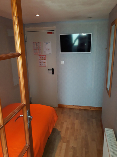 Bedroom 5, Hôtel de la Gare, Orne