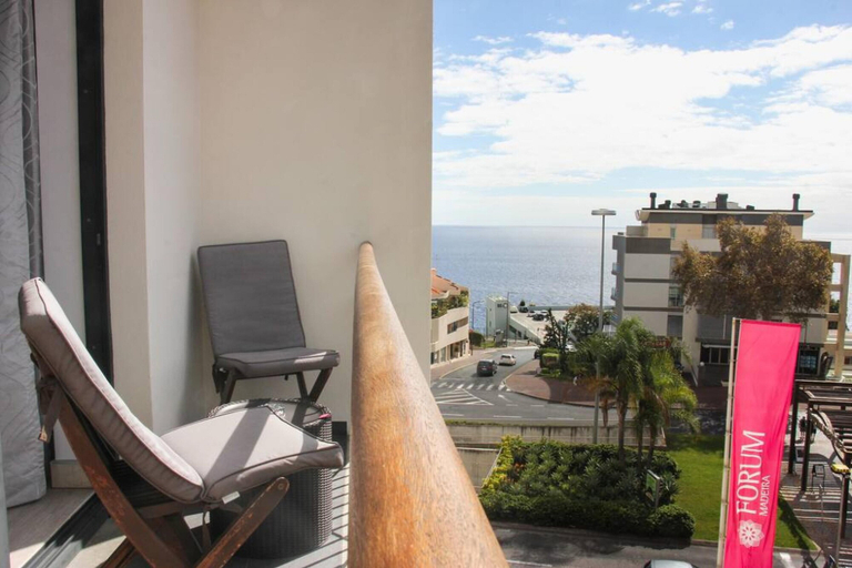Room 2, Forum Madeira Ocean View 4B, Funchal