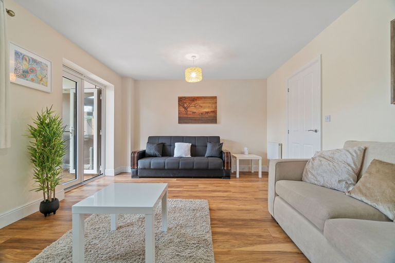 Living area 5, 3 Bed - Sleeps 7 - Hot-tub - Free Parking, London