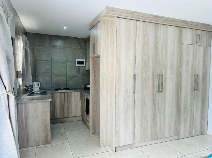 Others 3, Royal Mansion Lodge, City of Johannesburg