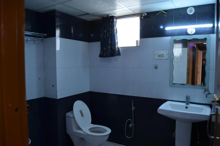 Bathroom 3, zoz 3s1, Srinagar