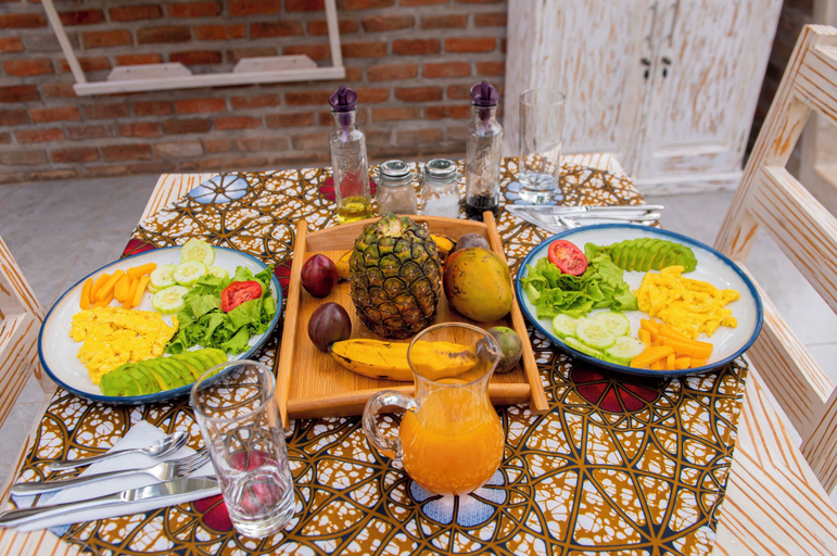 Food & Drinks 5, Little birds paradise, Musanze