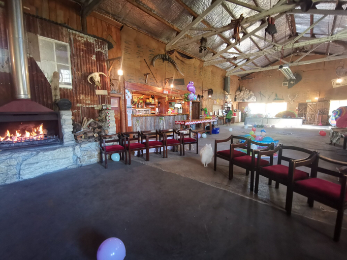 Food & Drinks 5, Woodlyn Park, Waitomo