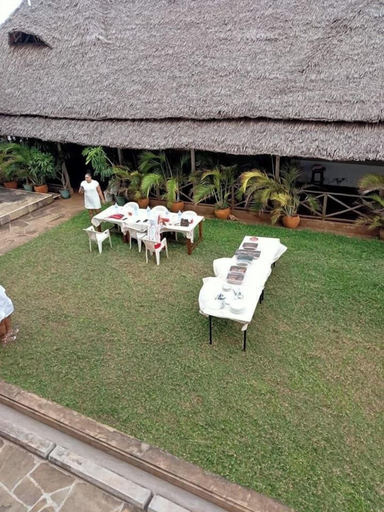 Food & Drinks 5, Nightingale Apartments, Kisauni