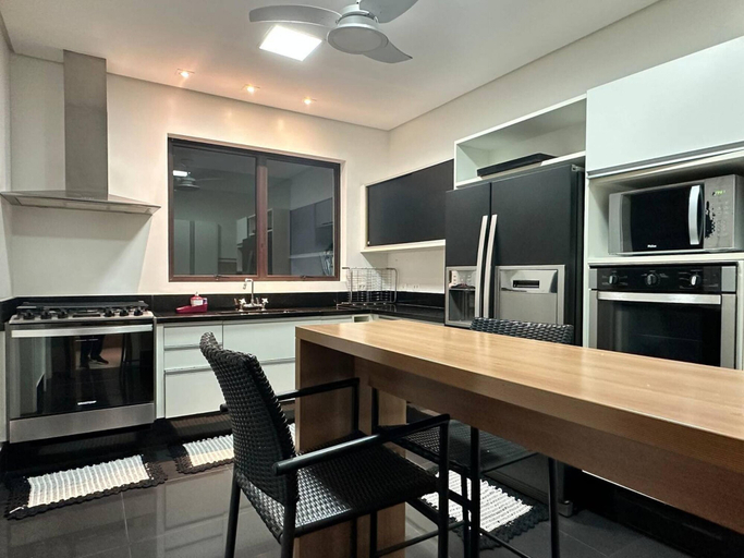Room 5, Mans o 6 Suites Riviera, Bertioga