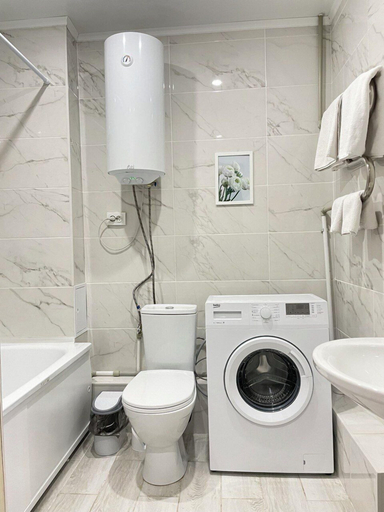 Bathroom 3, Seven City Apartments, Semipalatinskiy