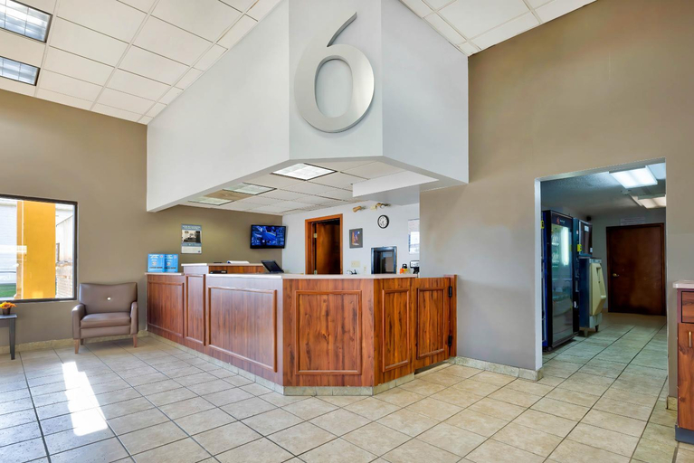 Public Area, Motel 6 Effingham, IL, Effingham