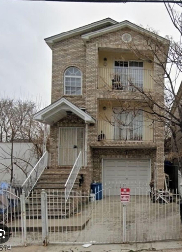 Exterior & Views, Travelers Long Stay wit Private Bathroom, Newark