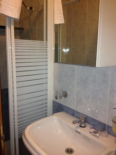 Bathroom, Pension La Salve, Vizcaya