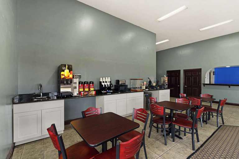 Food & Drinks 5, SureStay by Best Western Gulfport, Harrison