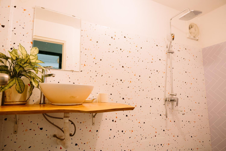 Bathroom 3, Hanoi Hola House, Hoàn Kiếm