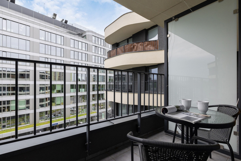 Others 4, Modern Apartment With Parking by Renters, Kraków