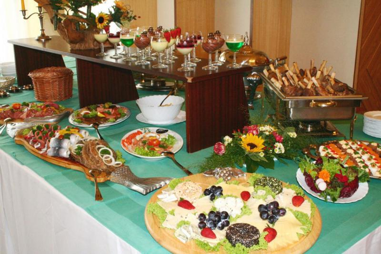 Food & Drinks 2, Gasthaus & Hotel Lindenkrug, Vorpommern-Rügen